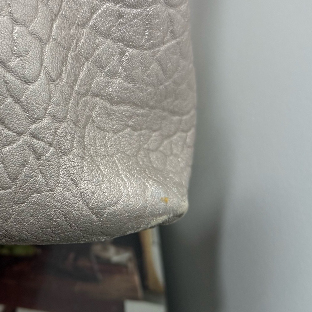 Stuart Weitzman Gold/Silver Pebbled Leather Textured Tote Bag - Picture 16 of 16